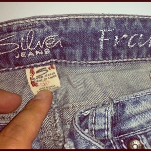 Women’s Silver Jeans Frances Capri Size W27